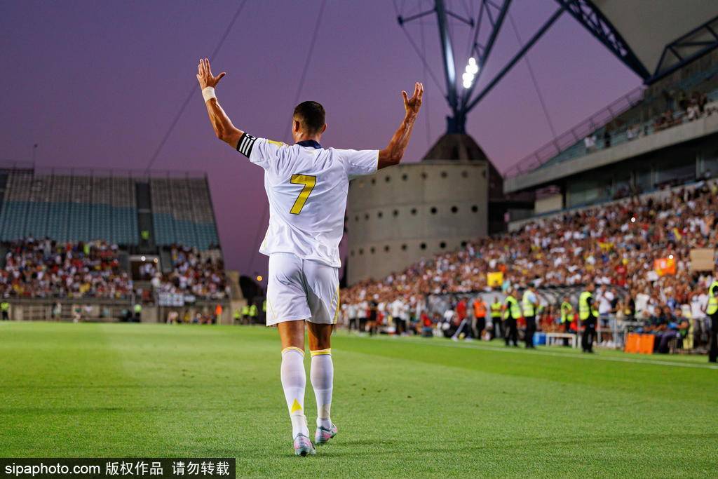 前曼联主帅滕哈格谈C罗：他从来都不是问题 祝他好运